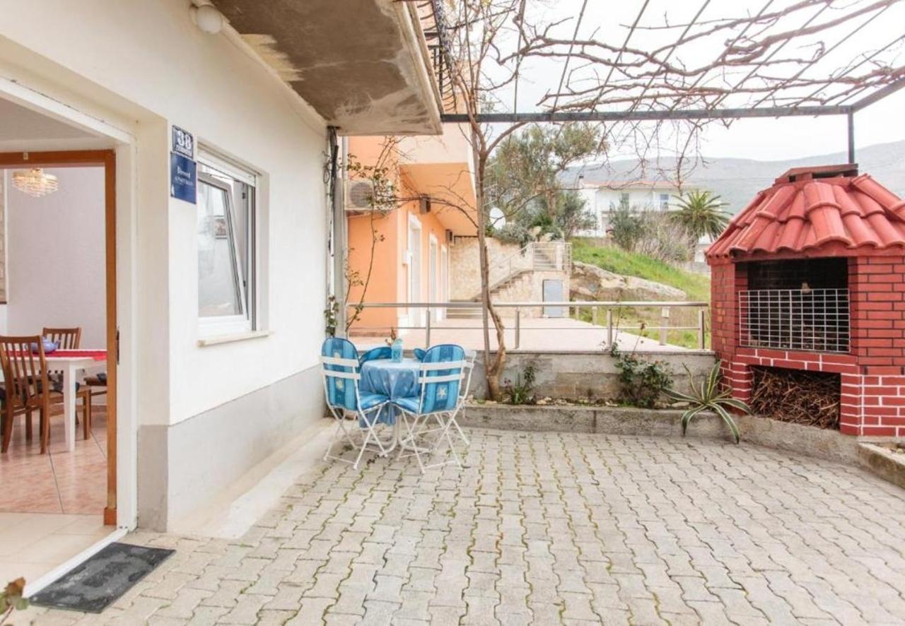 بودْسْتغانا Apartment Knez 1 - 50 M From Beach المظهر الخارجي الصورة