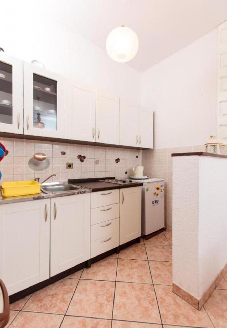 بودْسْتغانا Apartment Knez 1 - 50 M From Beach المظهر الخارجي الصورة