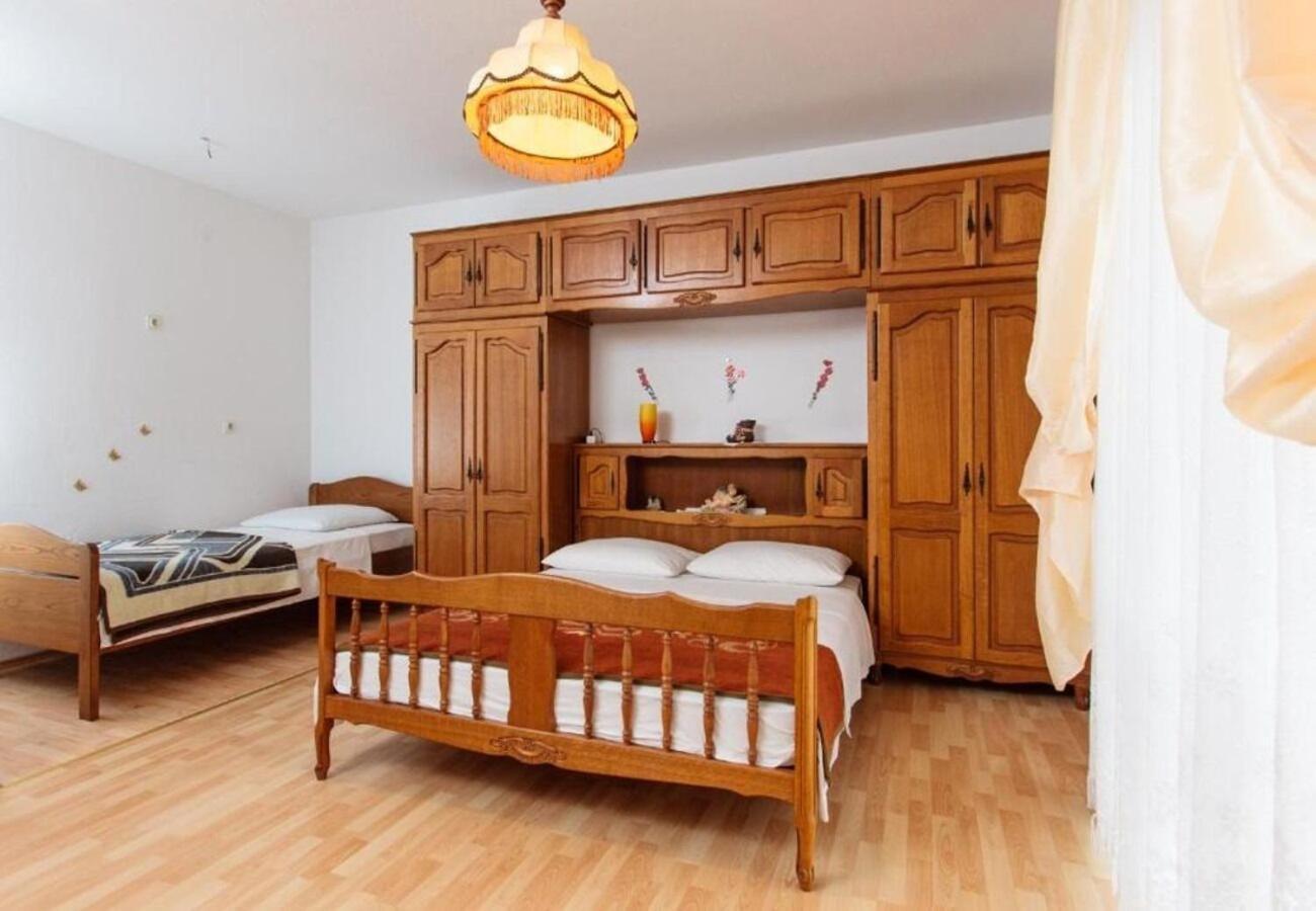 بودْسْتغانا Apartment Knez 1 - 50 M From Beach المظهر الخارجي الصورة