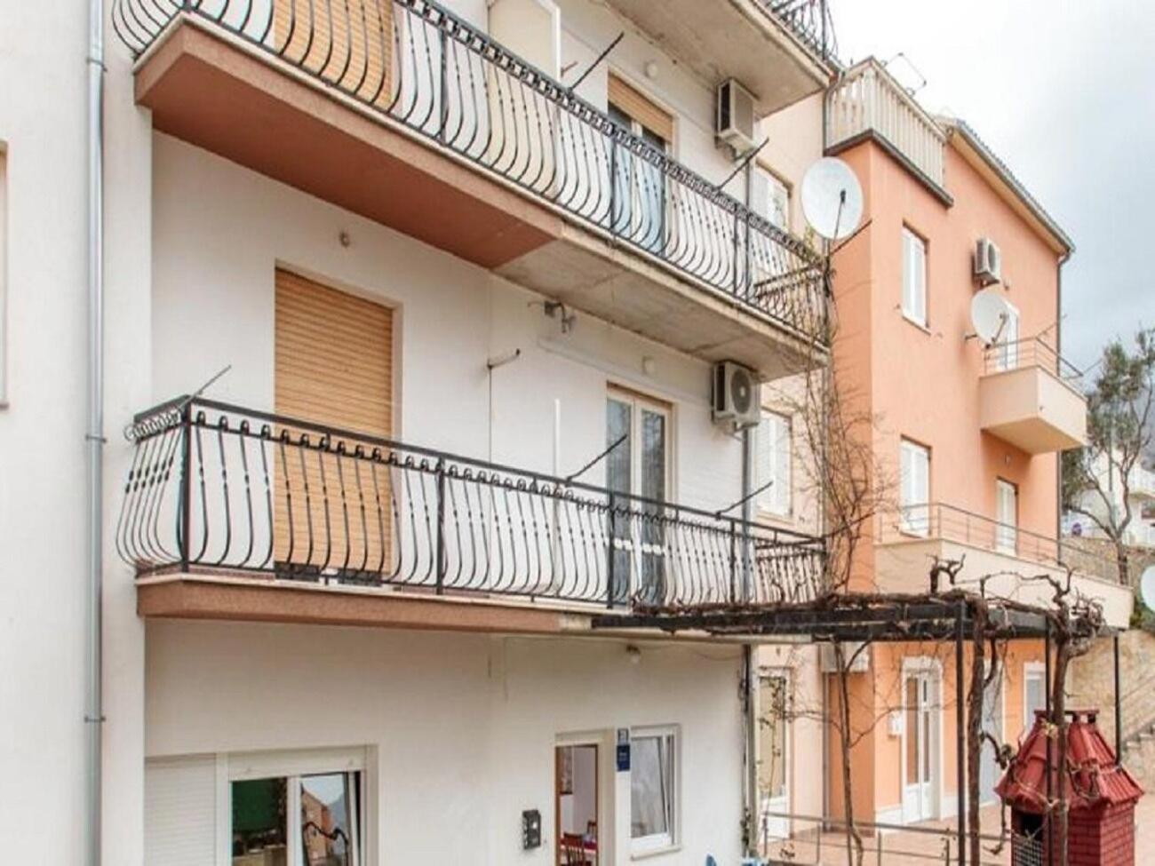 بودْسْتغانا Apartment Knez 1 - 50 M From Beach المظهر الخارجي الصورة